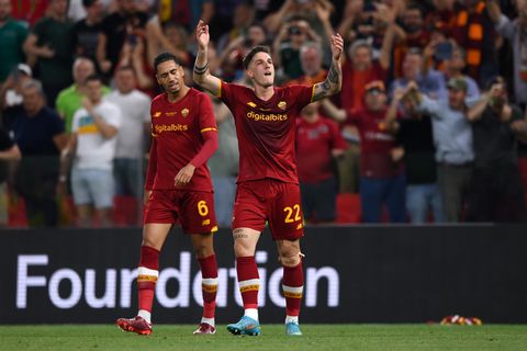 Zaniolo leads Jose Mourinho, Roma to historic UECL title