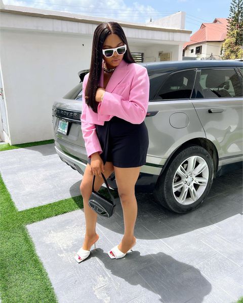 Isi Etebo has been crowned as the most fashionable Nigerian Wag of the season.