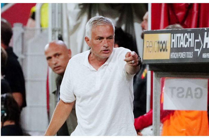 Mourinho slams UEFA for approving unsuitable stadium