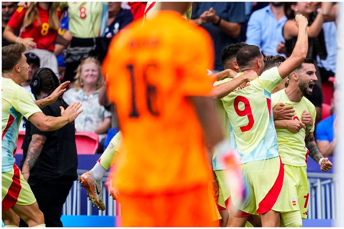Spain celebrates at Paris 2024 Olympics.