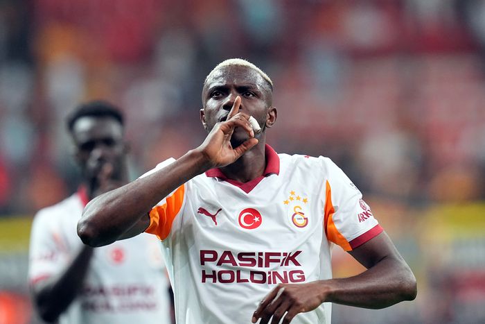 Frankfurt manager claims Osimhen is not dangerous