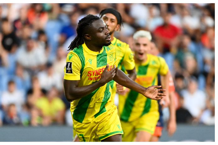 Moses Simon honoured for reaching career milestone