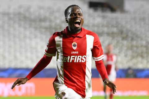 Alhassan Yusuf celebrating his goal for Royal Antwerp against Porto || Image credit: Imago