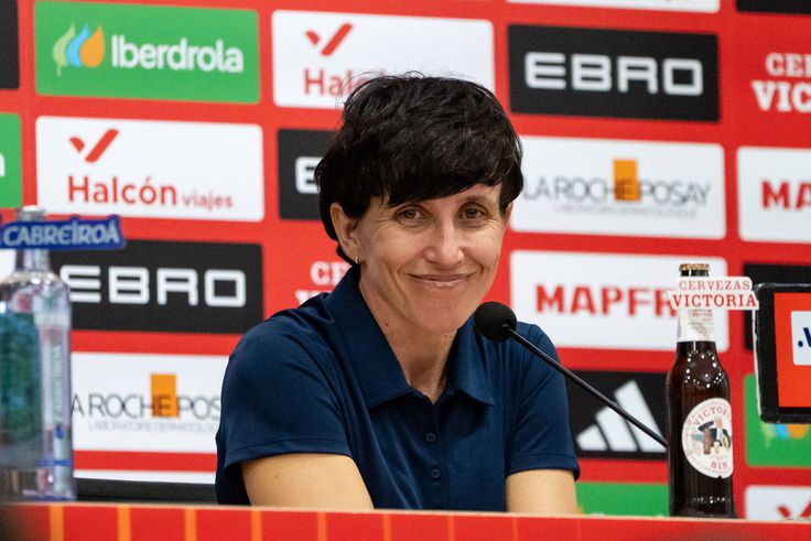 Spanish head coach Sonia Bermudez