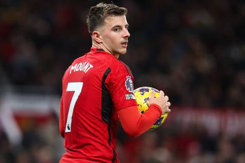 Manchester United sweat over fresh Mason Mount injury