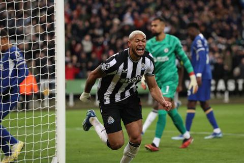 Newcastle 4-1 Chelsea: Magpies bring Pochettino's Blues back to earth