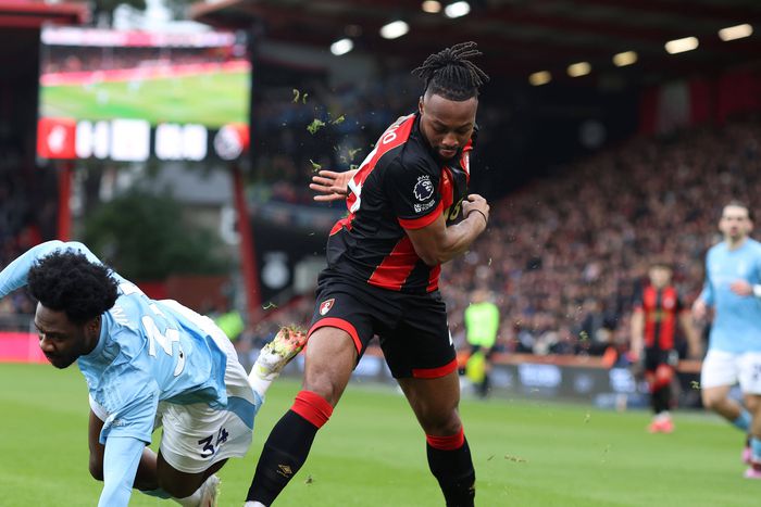 Ghana's Antoine Semenyo against Nigeria's Ola Aina | Imago