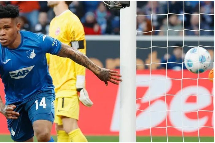 Gift Orban nets his first Bundesliga goal.