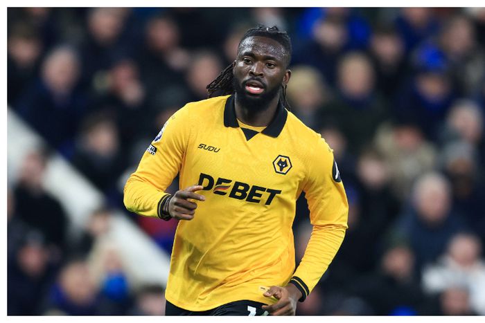 Wolves manager explains reason for benching Arokodare