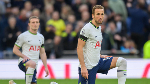 Tottenham open contract talks with Kane amid interest from Bayern