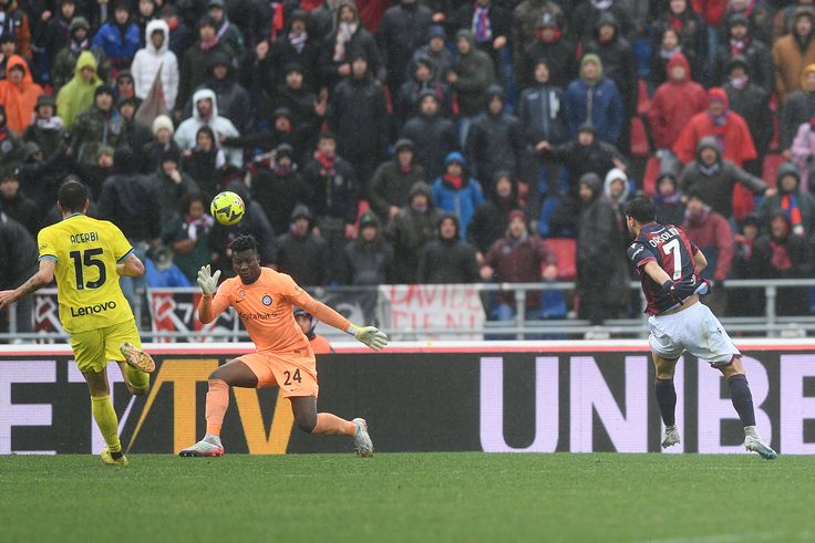 Napoli handed title boost as Inter lose to Bologna