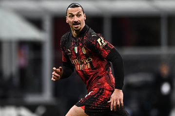 Zlatan Ibrahimovic suffers further injury set back