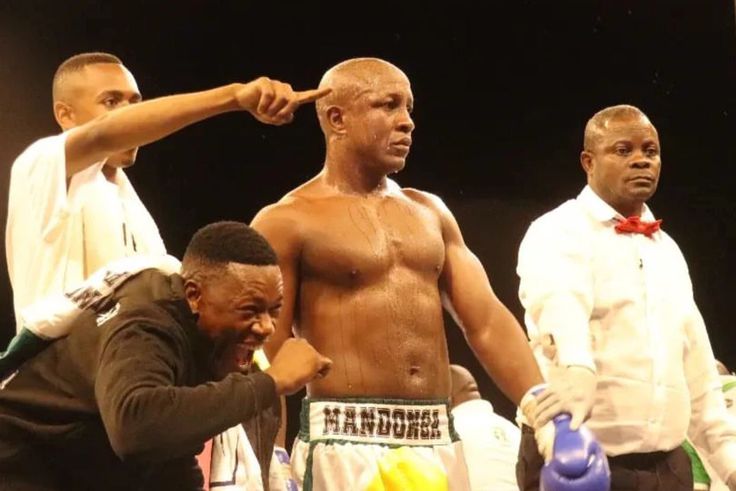 Mandonga preparing for the fight