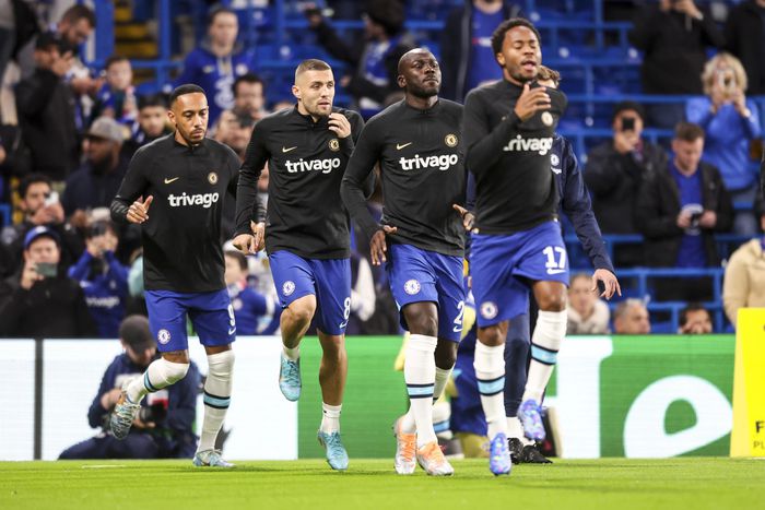 Manchester United have reportedly joined the race to sign Chelsea star Mateo Kovacic but they will have to battle with Manchester City for his signature.