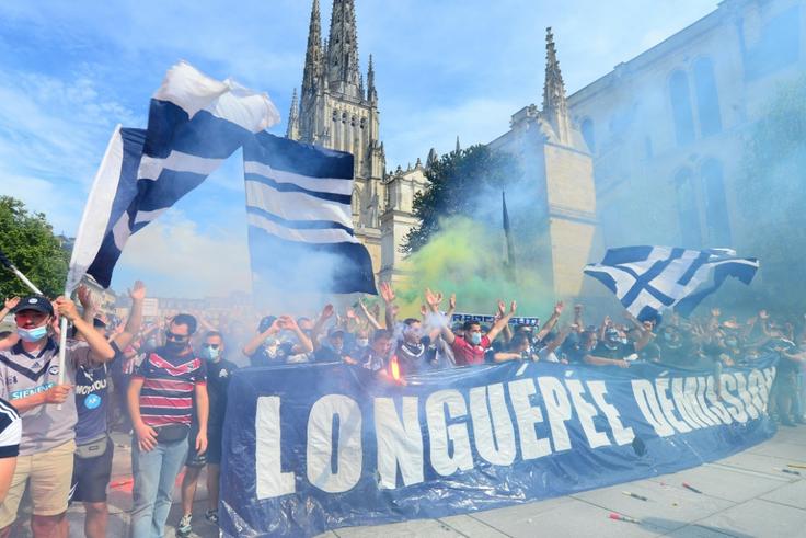 Pinault urges fellow Bordeaux vineyard owners to buy struggling club