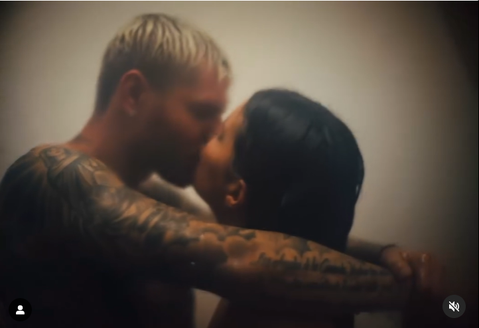 Icardi and Wanda Nara Kissing || Instagram