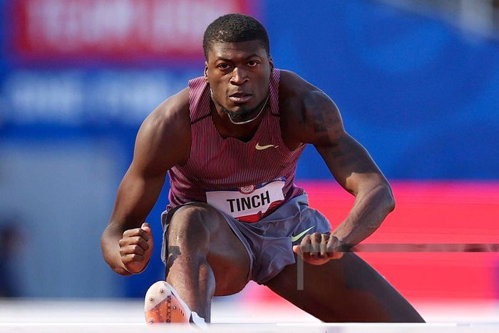 Tinch Cordell stunned in Xiamen as Grant Holloway stumbled.