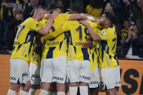 Fenerbahce rally from behind to beat Gaziantep and keep pressure on Osimhen's Galatasaray