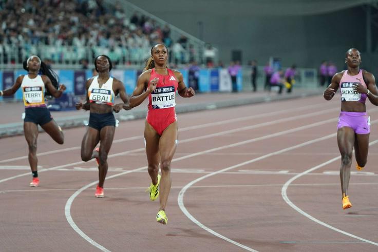 Shericka Jackson Stumbles as Anavia Battle Wins 200m at Xiamen Diamond League