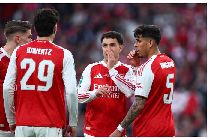 Neville criticises £60m Arsenal star's form,