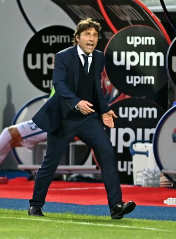 Title-winning Conte says 'ciao' as Inter Milan dream ends in cash row