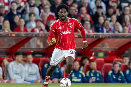 Nottingham Forest star Ola Aina || imago