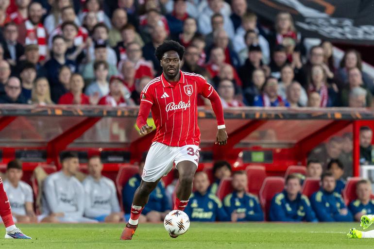 Nottingham Forest star Ola Aina || imago