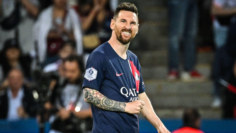 Lionel Messi wins Ligue 1 best foreign player award