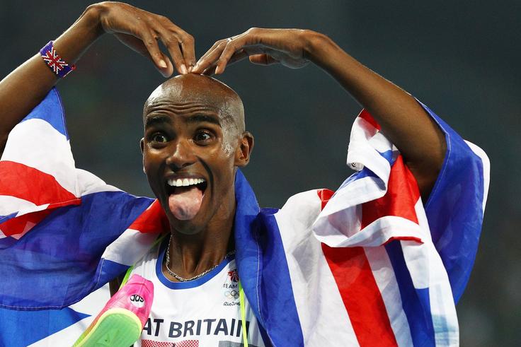 Retired but not tired! Mo Farah chases down thieves, recovers his phone, after they had stolen it & sped off in a van