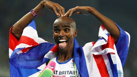 Retired but not tired! Mo Farah chases down thieves, recovers his phone, after they had stolen it & sped off in a van