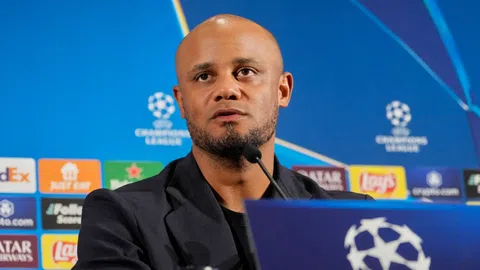 'We have to accept' - Kompany remains confident despite heavy defeat against Barcelona