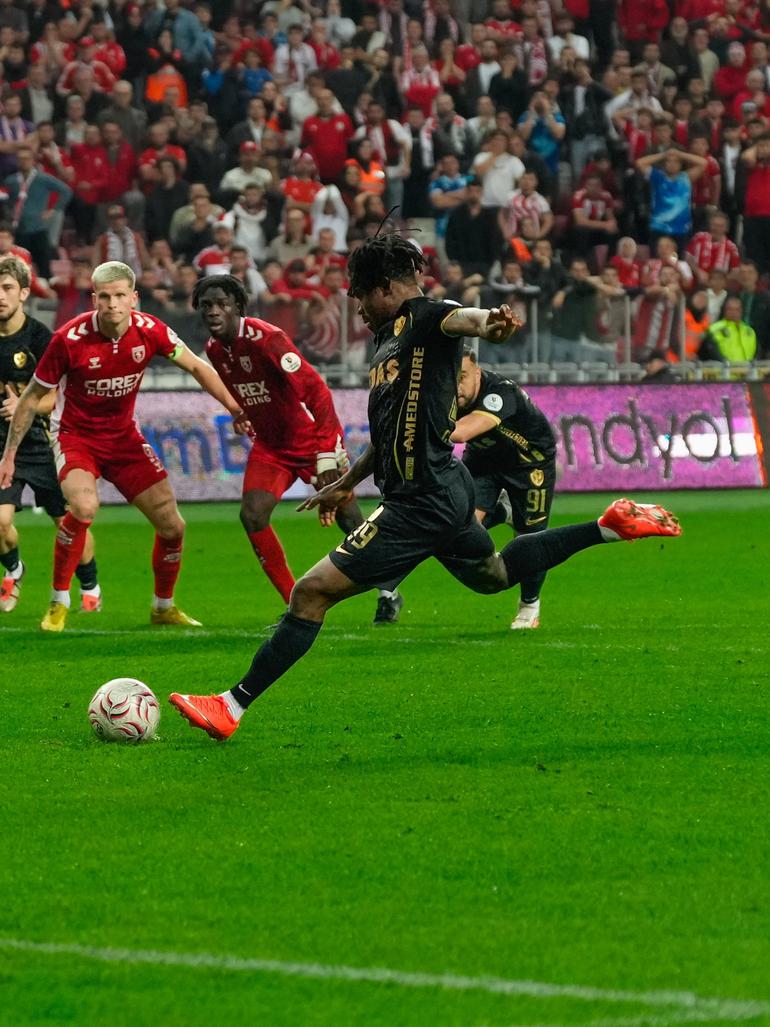 Gift Orban scores his eighth of the seasom for Amedspor.
