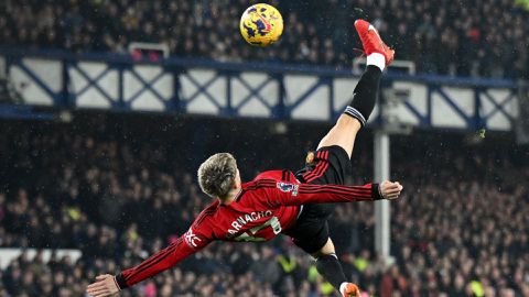 Manchester United’s Alejandro Garnacho scores goal of the season contender with stunning overhead kick [VIDEO]
