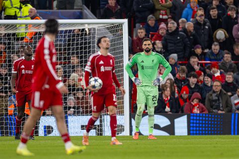 Liverpool players frustrated || Imago