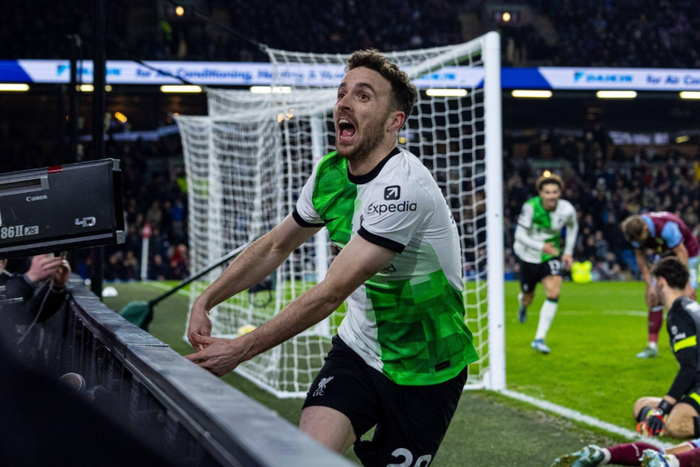 Liverpool s Diogo Jota celebrates scoring the second goal in the 90th minute during the FA Premier League match between Burnley FC and Liverpool FC at Turf Moor. (Photo by David Rawcliffe/Propaganda)