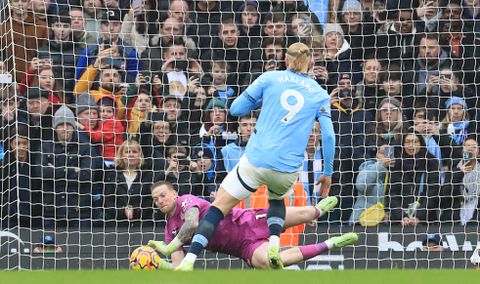 EPL: Retired Premier League goalkeeper analyses why Haaland missed penalty against Everton