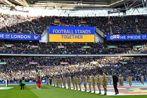 Wembley turns yellow and blue for Ukraine at League Cup final