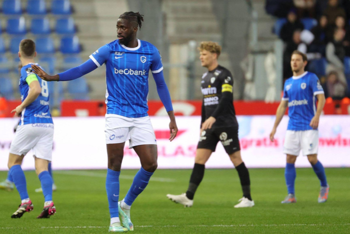 Tolu gestures to the bench in the match against Oostende