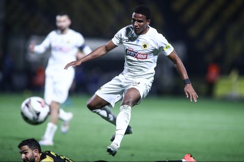 AEK Athens winger Niclas Eliasson || Imago