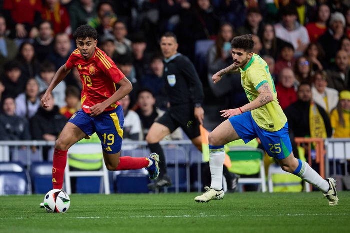 Lamine Yamal in action for Spain against Brazil || Image credit: Imago