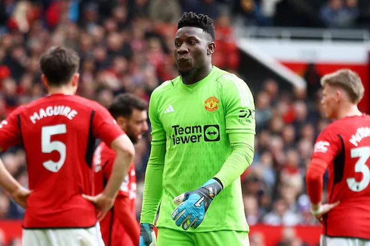 Ex-Chelsea star raises concern over Man United star amid Onana exit