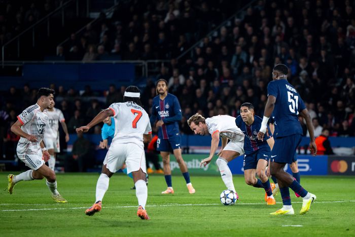 PSG vs Bayern Munich in Champions League action