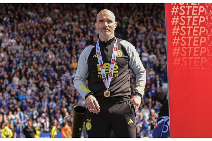 Chelsea switch focus to Leicester coach