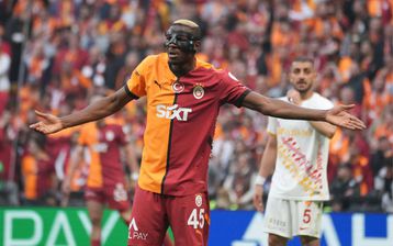 In Demand Nigerian Striker Set To Snub Manchester United and Chelsea With Shock Move