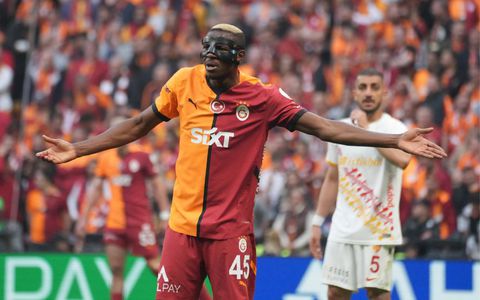 In Demand Nigerian Striker Set To Snub Manchester United and Chelsea With Shock Move