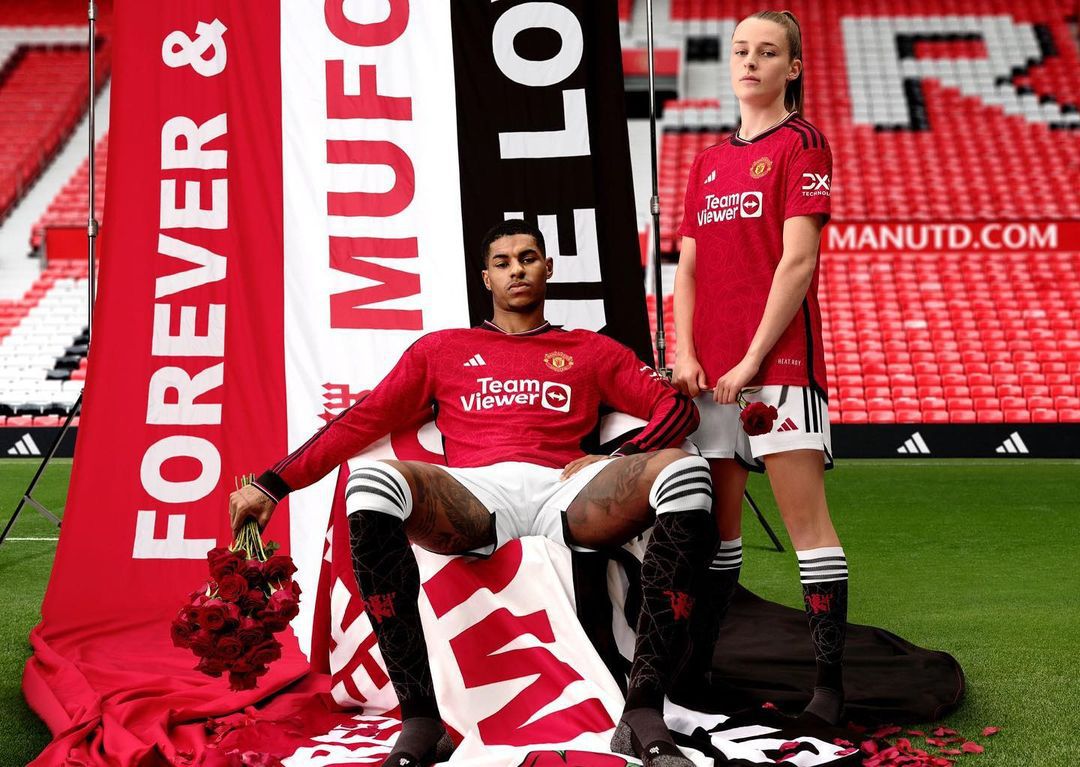 Manchester United officially unveil new 2023/24 home kit after