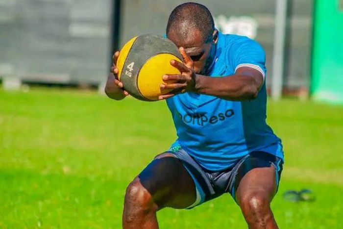 Joash Onyango training with Singida.
