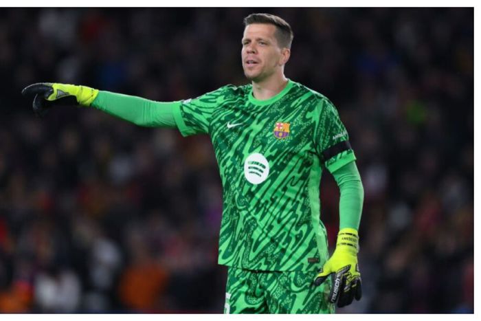 Szczesny criticises team's style