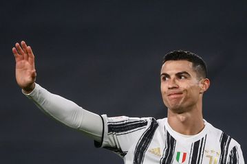 Man Utd make bid to sign 'legend' Ronaldo from Juventus: source