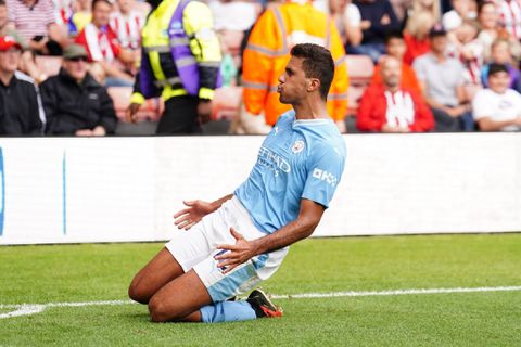 Manchester City survive Walker disaster to maintain 100% record with Sheffield win